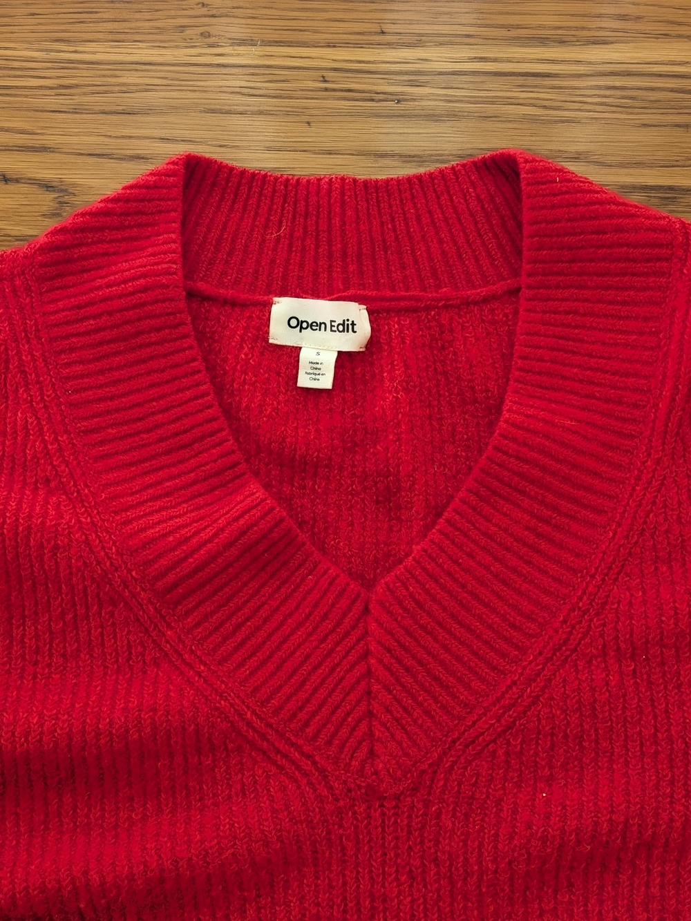 Open Edit Women’s S Rusty Red Cropped V-Neck Sweater